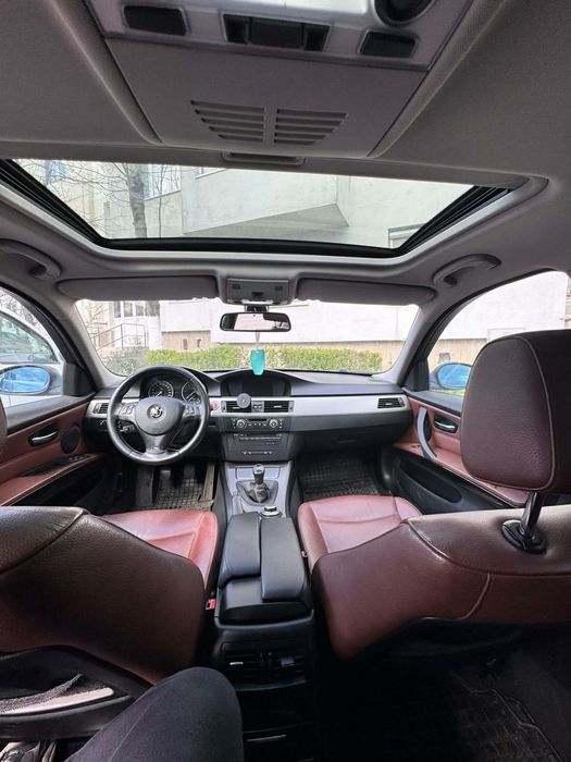 Vând BMW seria 3 E90 an 2008 2.0 L, Diesel, cu motor defect N47D20A