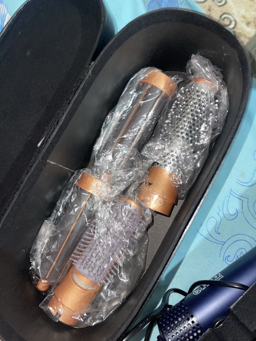 Фен со стайлерами и брашом