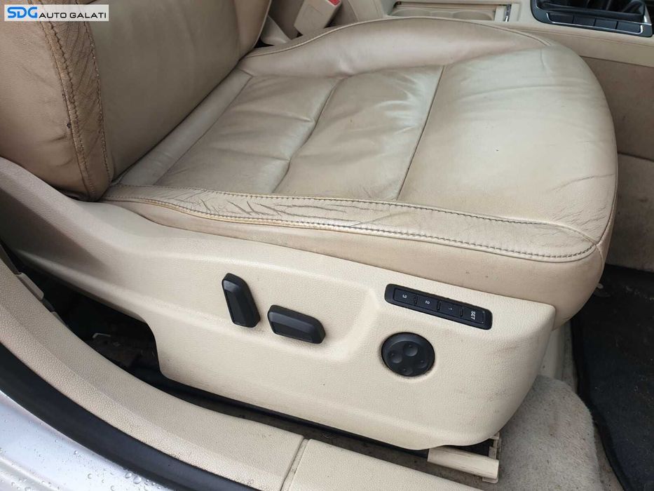 Scaun Dreapta Fata Pasager Piele Crem cu Incalzire Electric Skoda Superb 2 2008 - 2015