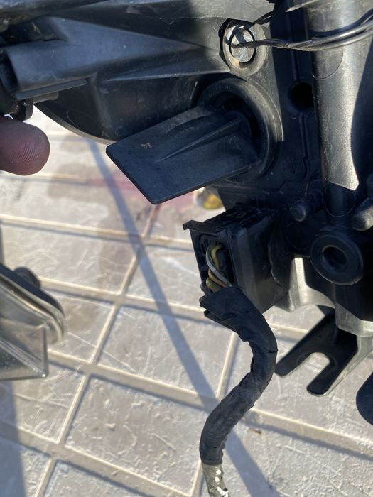 Продавам фарове за BMW E60 facelift