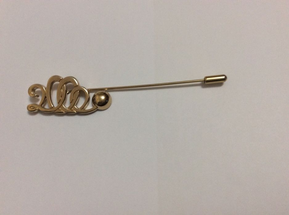 Salvatore FERRAGAMO broșă vintage Millenium 2000 colecție,golden pearl