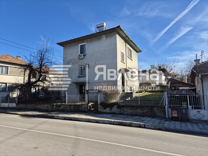 Жилищен имот във възрожденския гр.Трявна