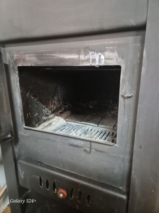 Камина Прити  с водна риза