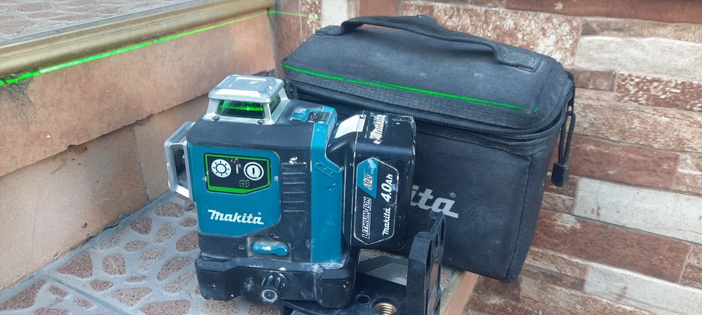 Акумолаторен зелен Лазерен Нивелир Makita CXT SK700GD