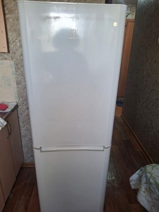 Продам холодильник