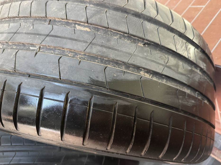 Pirelli 275/40 R21 si 315/35 R21 runflat - se vand si la bucata