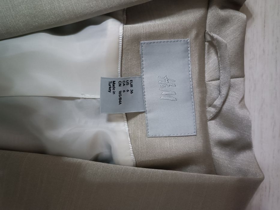 Vând sacou H&M nou