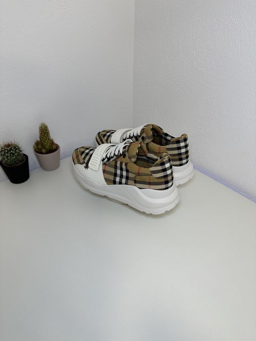 Burberry (PREMIUM)