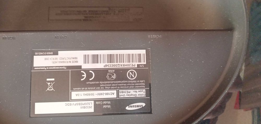 prodavam monitor SAMSUNG