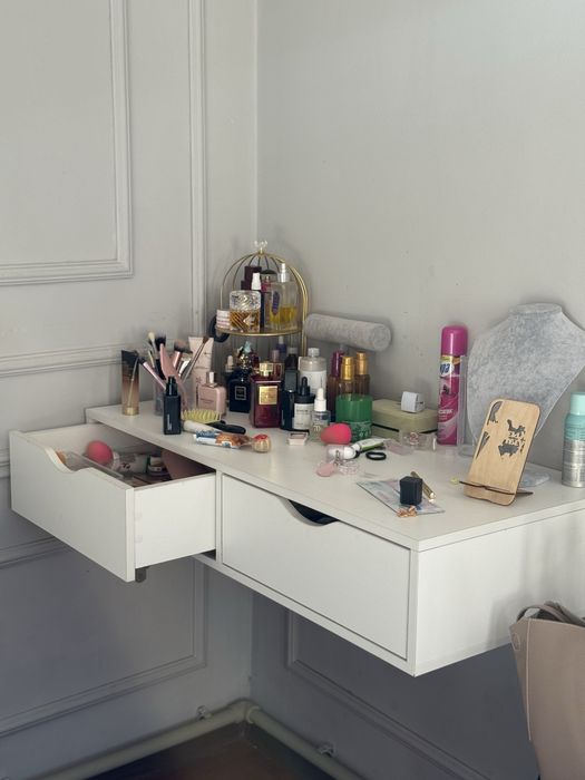 Туалетный столик