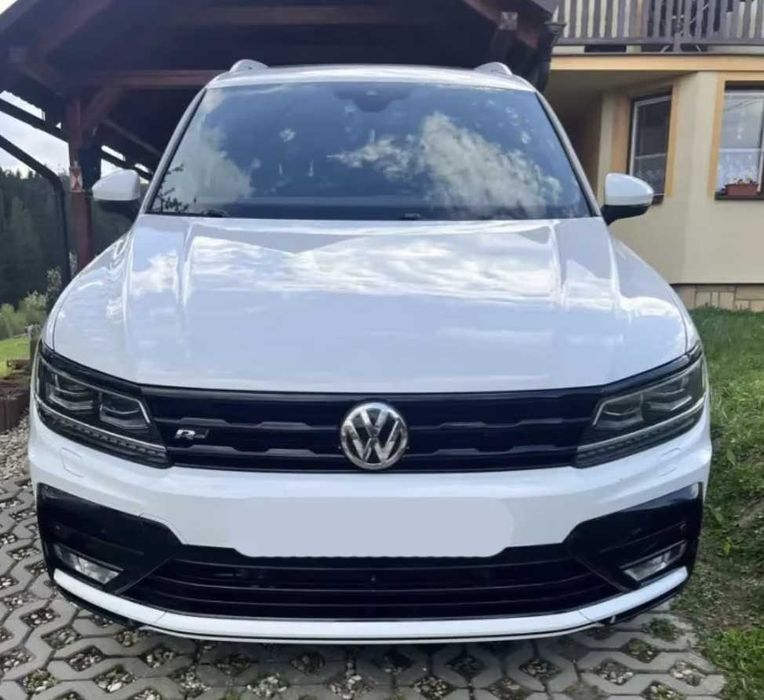 Черни лайсни за предна решетна VW TIGUAN R-LINE 2016 до 2020