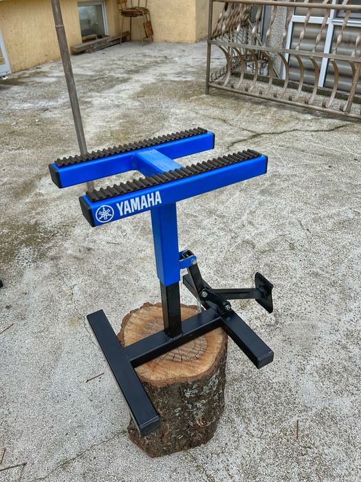 Стойки за кросови мотори