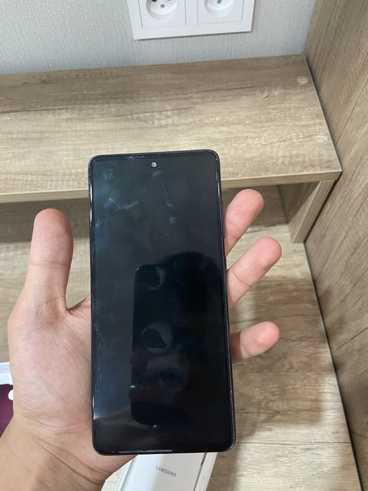 Samsung S20 FE в отличном состоянии