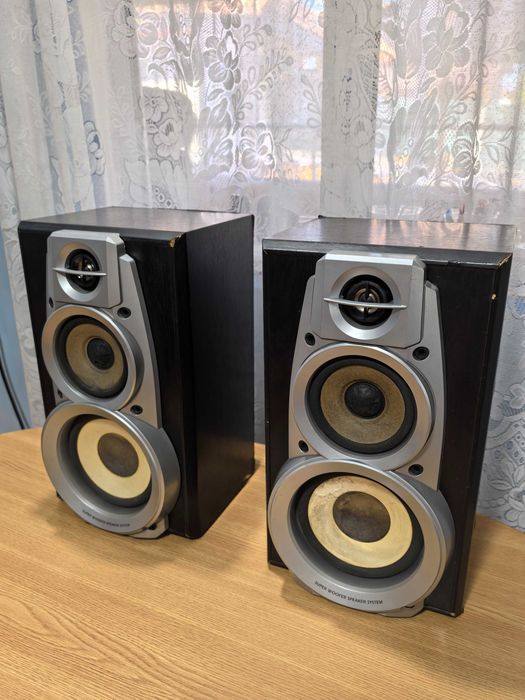 Boxe Technics,bi-wiring,sunet de cristal,cu bass profund si adanc,HI-FI