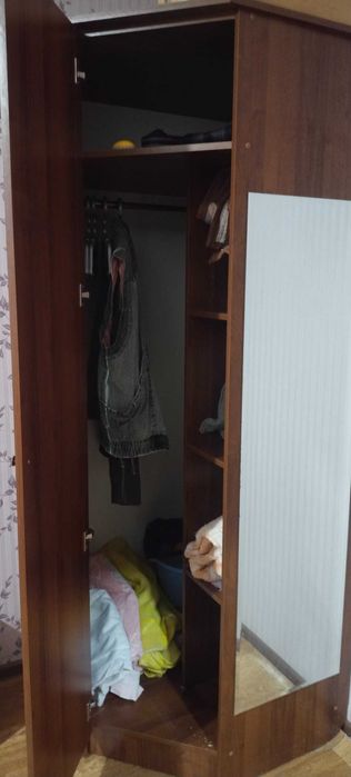 Продам Угловой Шкаф