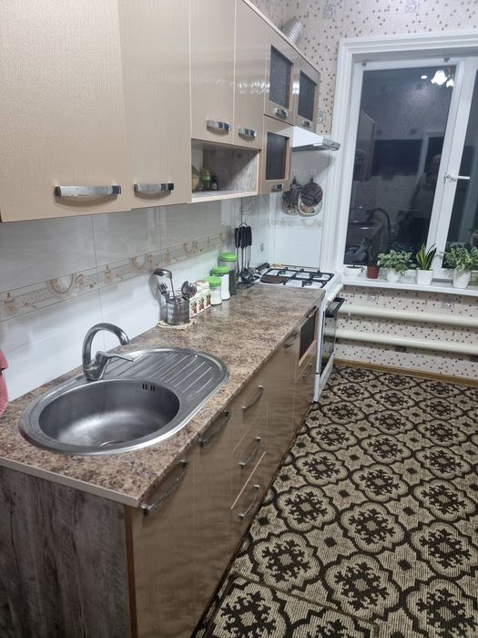 Уй сотилади.Шахматчи кучасида.