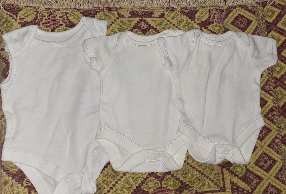 Здравейте продавам за вече малки дрешки размер 50-56 по 1 лв бр