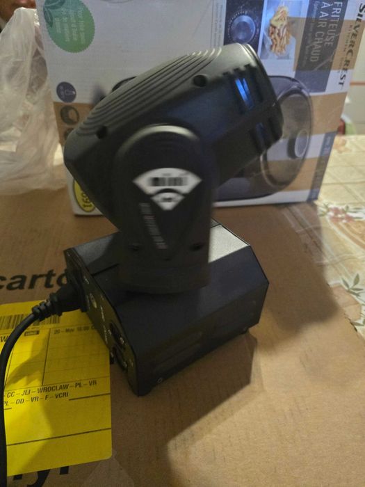 Moving Head,Lumina Scena, DMX, activata vocal, 1130 Lux, 700-8000K