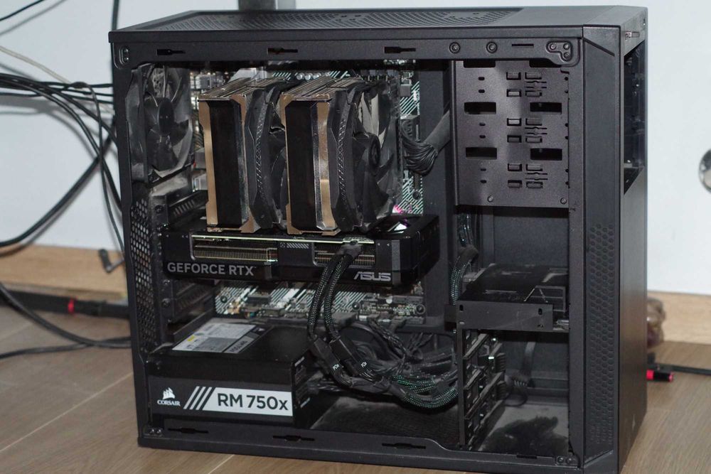 Топ! Мощен геймърски компютър + Подарък Монитор 144hz Мишка Razer и Геймърски Слушалки