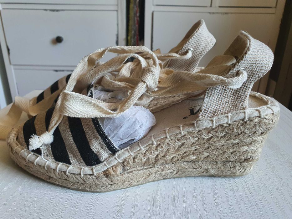 Sandale inchise în fata din panza marimea 35