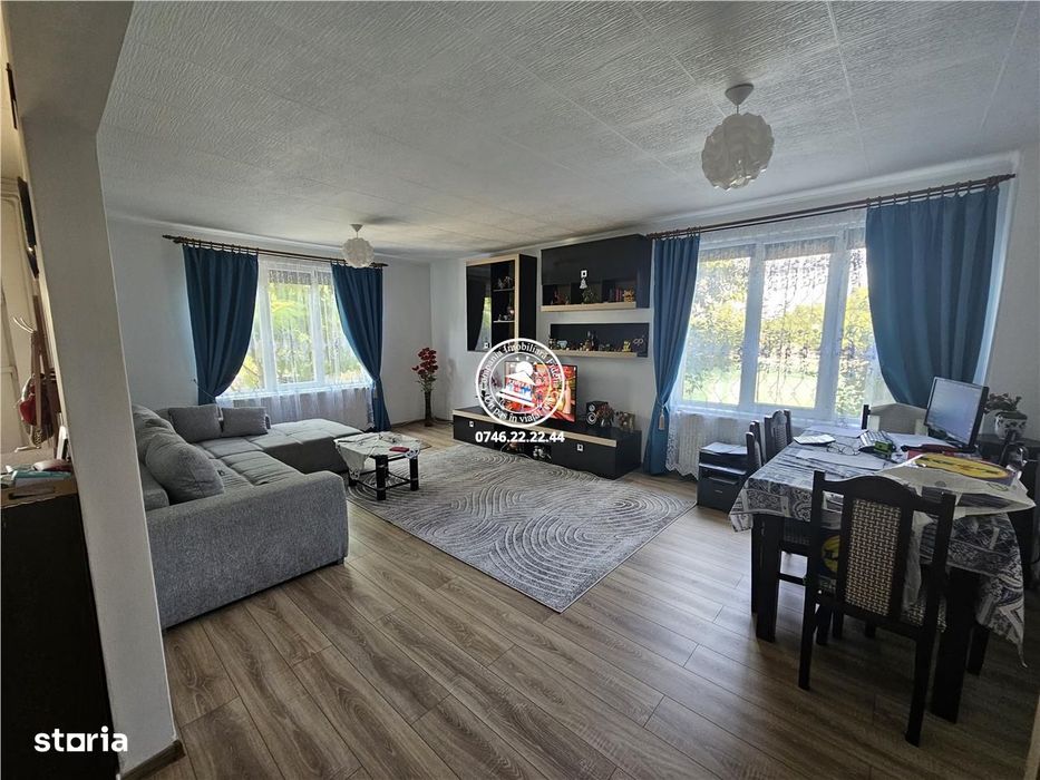 Vila 5 camere , 1196 mp teren - Dorobant , Aroneanu