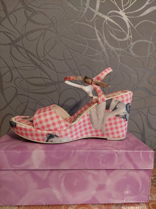 Босоножки женские