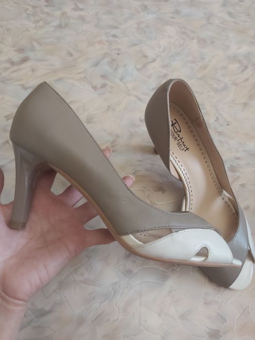 Продам женские туфли