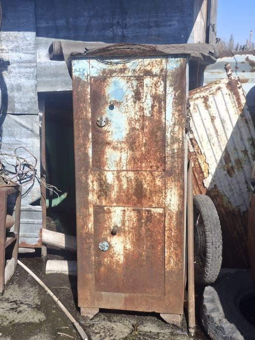 Продам сейф в хорошем состоянии