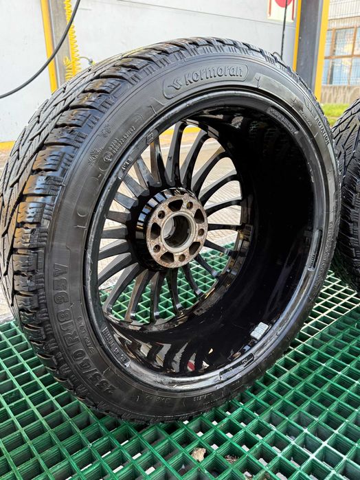 Продавам 4 зимни гуми с джанти – 235/40 R18