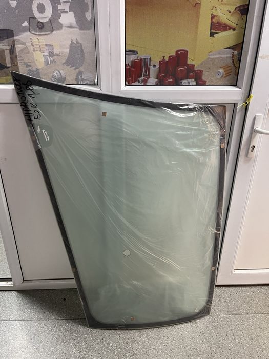 Стёкла на экскаваторы погрузчики