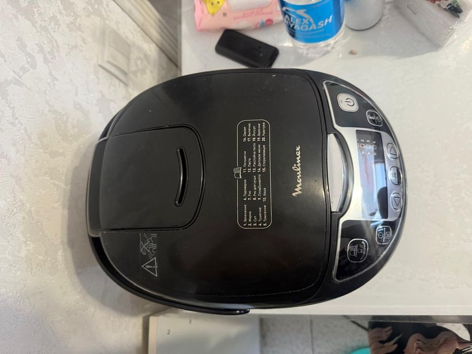 Продаю мультиварку в отличном состоянии