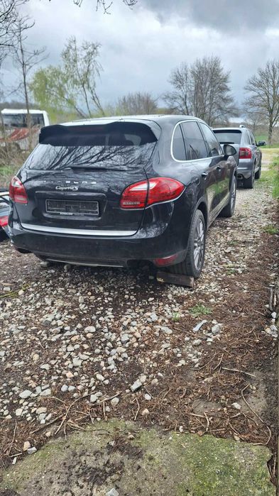 Porsche Cayenne 3.0 S Hybrid 233 к.с. ,автоматик,10 броя на части