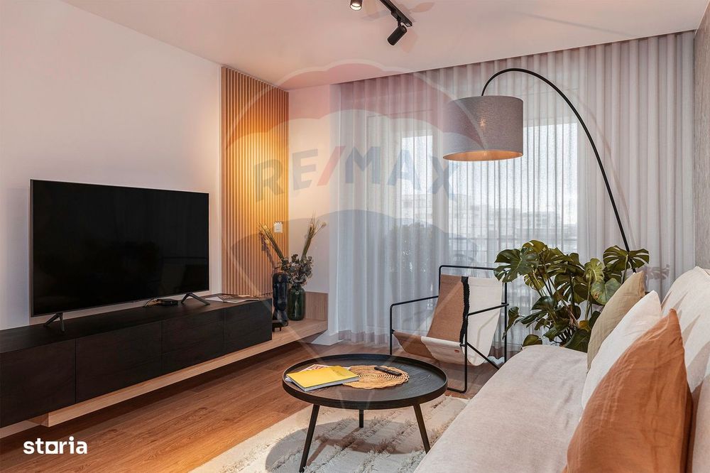 Apartament cu 3 camere de închiriat Pietonala Coresi