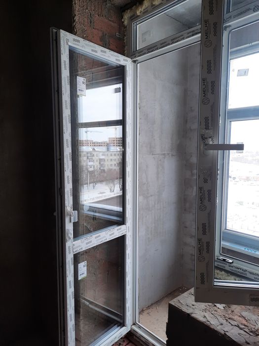 Продам выход на балкон