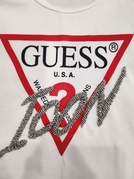 GUESS! Оригинална дамска блуза!