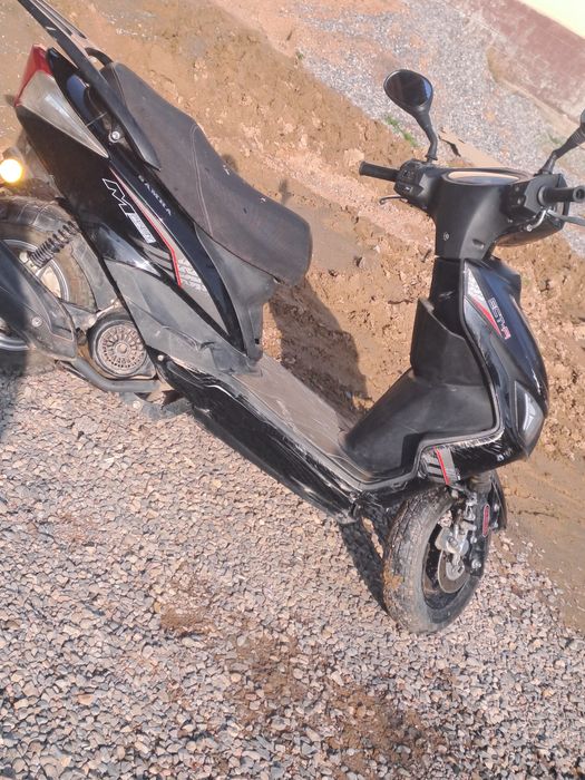 М8 скутер сатылады.