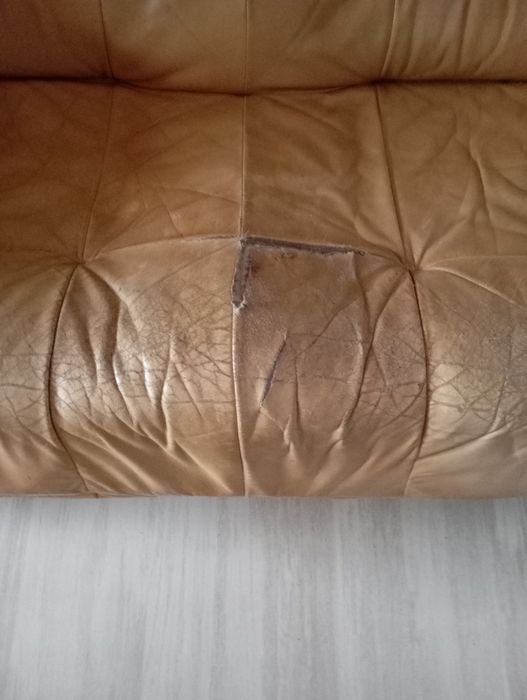 Vând set canapele compus din piese 3, 2, 1, piele