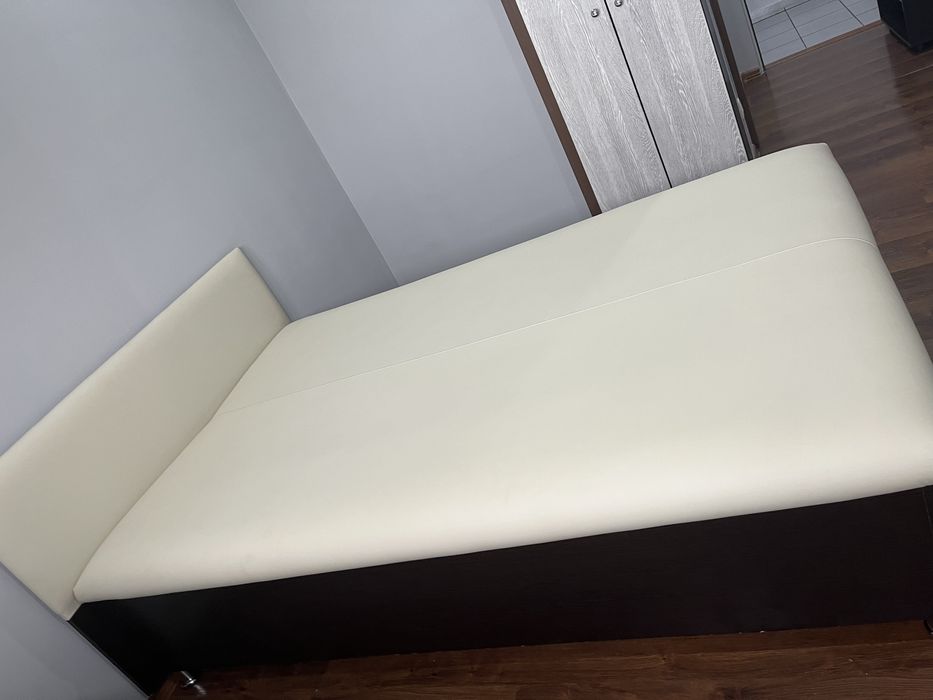 Продам кровать 4 шт 40000(1шт)