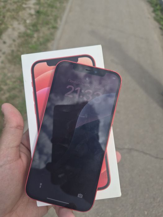 Продам Iphone 12 64 gb red