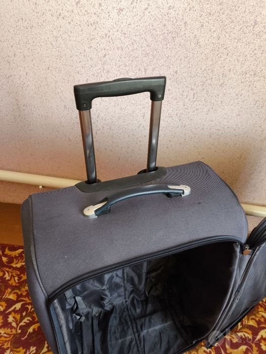 Чемодан большой  бу
