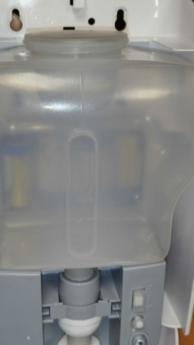 Автоматичен диспенсър HMI experience and quality за дезинфектанти