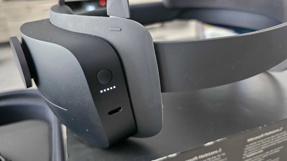 Microsoft Hololens 2