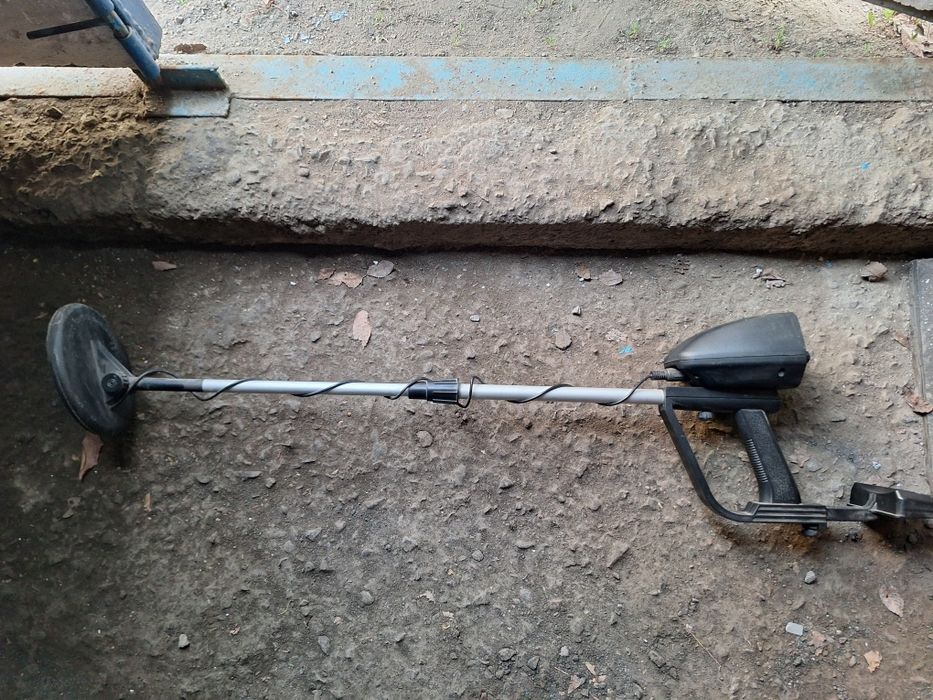 Продам металлоискатель