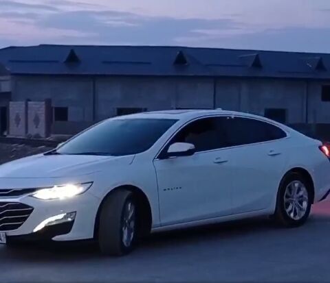 Malibu 2 turbo sotiladi rangi oq