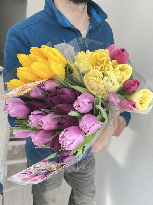 Тюльпаны на 8 марта