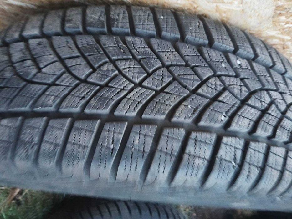 Зимни Гуми с Аломиниеви джанти 16“ 5 х 112 / Ф-57.1мм/ VW- AUDI-SEAT-SKODA - GOOO YEAR - Performance + Ultra Grip
