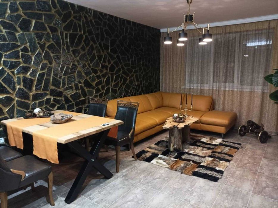 Двустаен, Шумен, Добруджански