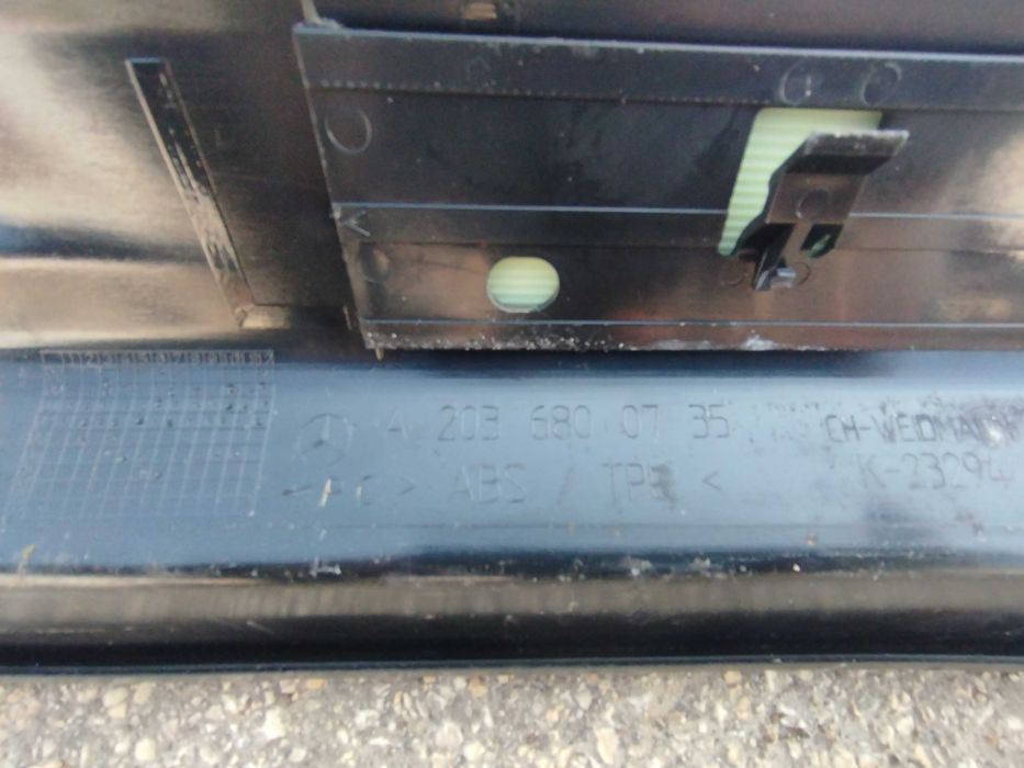 Лайсни на прагове за Mercedes C-class, W 203