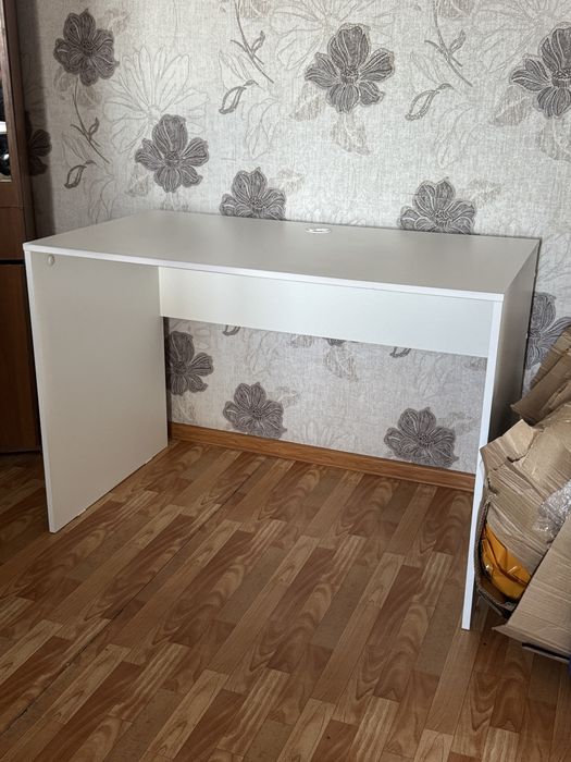 Стол компьтерный