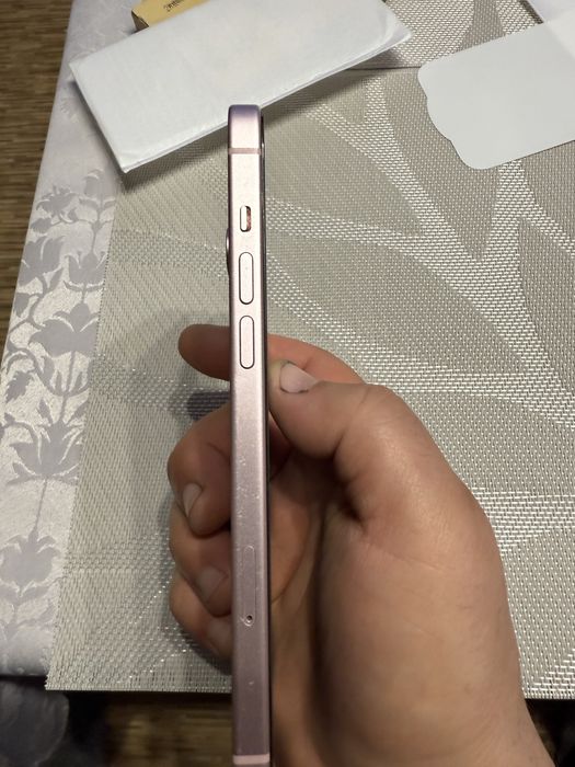 Перфектен Iphone 15 plus